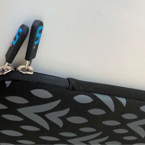 NEW Lot 3 Laptop Sleeves: Case Logic, Trina Turk, Uncommon - Picture 13 of 15